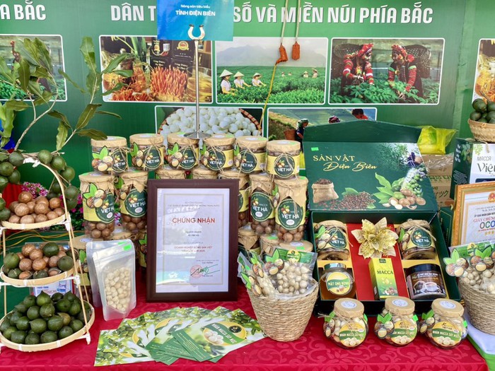 Hỗ trợ các địa phương mở rộng thị trường tiêu thụ bền vững cho sản phẩm miền núi, vùng sâu, vùng xa- Ảnh 3. Hỗ trợ các địa phương mở rộng thị trường tiêu thụ bền vững cho sản phẩm miền núi, vùng sâu, vùng xa- Ảnh 3.