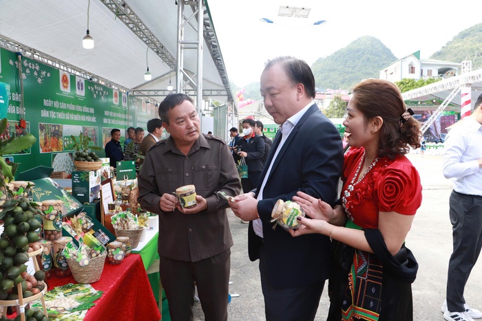 Hỗ trợ các địa phương mở rộng thị trường tiêu thụ bền vững cho sản phẩm miền núi, vùng sâu, vùng xa- Ảnh 1. Hỗ trợ các địa phương mở rộng thị trường tiêu thụ bền vững cho sản phẩm miền núi, vùng sâu, vùng xa- Ảnh 1.