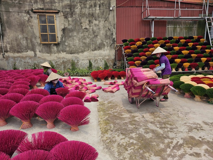 Người dân làng nghề giữ hồn quê, phát triển kinh tế từ du lịch- Ảnh 1. Người dân làng nghề giữ hồn quê, phát triển kinh tế từ du lịch- Ảnh 1.