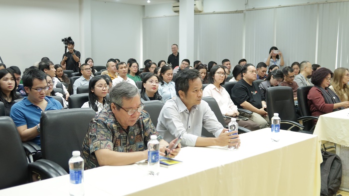 Chuyên gia "hiến kế" cách dạy và học trong “cơn bão AI"- Ảnh 5. Chuyên gia "hiến kế" cách dạy và học trong “cơn bão AI"- Ảnh 5.