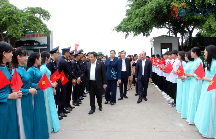 Ngày hội Đại đoàn kết toàn dân tộc Quảng Ninh: Phát huy vai trò của các tổ chức chính trị - xã hội trong hỗ trợ, chăm lo đời sống tinh thần cho nhân dân- Ảnh 4. Ngày hội Đại đoàn kết toàn dân tộc Quảng Ninh: Phát huy vai trò của các tổ chức chính trị - xã hội trong hỗ trợ, chăm lo đời sống tinh thần cho nhân dân- Ảnh 4.