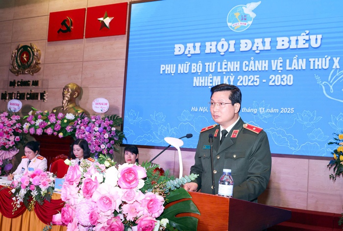 Phụ nữ Bộ Tư lệnh Cảnh vệ - những "bông hoa thép" tận tụy, trách nhiệm, bản lĩnh- Ảnh 2. Phụ nữ Bộ Tư lệnh Cảnh vệ - những "bông hoa thép" tận tụy, trách nhiệm, bản lĩnh- Ảnh 2.