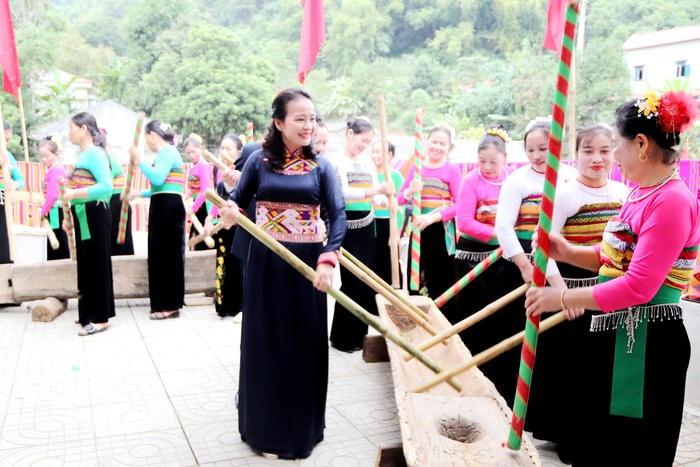 Phát huy truyền thống đại đoàn kết toàn dân tộc, 
tăng cường đồng thuận xã hội, hiện thức hóa khát vọng 
phát triển đất nước phồn vinh, văn minh, hạnh phúc
- Ảnh 5.