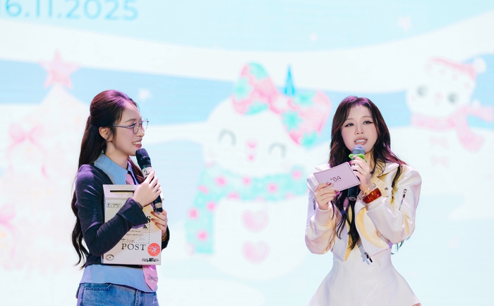 Han Sara và MC Khánh Vy trong buổi gặp gỡ fan tại Hà Nội Han Sara và MC Khánh Vy trong buổi gặp gỡ fan tại Hà Nội