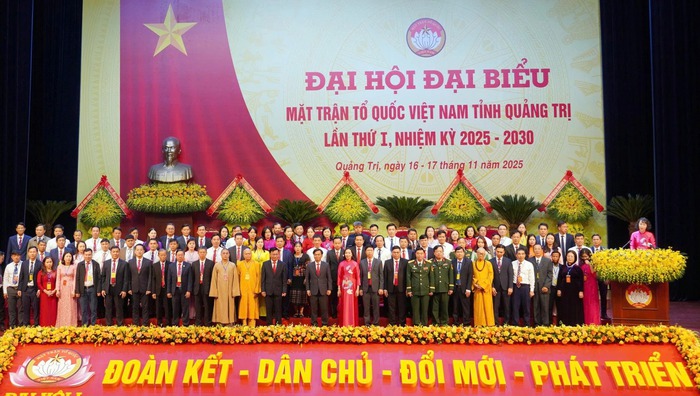 Đại hội đại biểu MTTQ Việt Nam tỉnh Quảng Trị lần thứ I: Dấu ấn mới, tiếp tục khơi dậy truyền thống quê hương cách mạng anh hùng- Ảnh 2. Đại hội đại biểu MTTQ Việt Nam tỉnh Quảng Trị lần thứ I: Dấu ấn mới, tiếp tục khơi dậy truyền thống quê hương cách mạng anh hùng- Ảnh 2.
