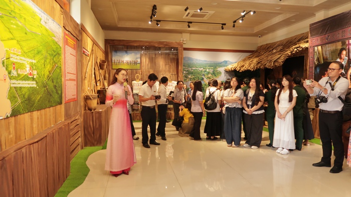 Chiêm ngưỡng sản phẩm thổ cẩm của phụ nữ dân tộc Mạ tại TPHCM- Ảnh 3.