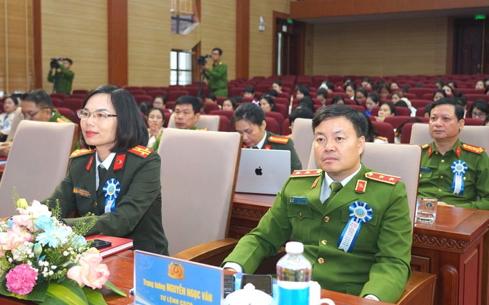 Phụ nữ Bộ Tư lệnh Cảnh sát cơ động đóng góp thiết thực vào nhiệm vụ bảo vệ an ninh quốc gia- Ảnh 1. Phụ nữ Bộ Tư lệnh Cảnh sát cơ động đóng góp thiết thực vào nhiệm vụ bảo vệ an ninh quốc gia- Ảnh 1.