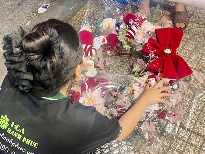 TPHCM: Không khí Noel đến sớm, thị trường đồ trang trí vắng khách- Ảnh 6.