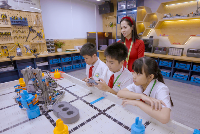 STEM Innovation Petrovietnam: Đồng hành cùng tương lai tri thức Việt- Ảnh 5. STEM Innovation Petrovietnam: Đồng hành cùng tương lai tri thức Việt- Ảnh 5.