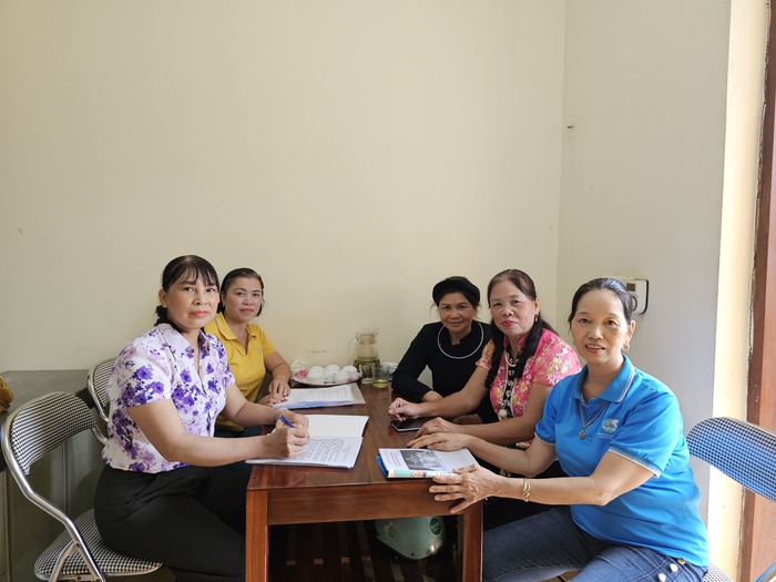 Không để phụ nữ nghèo và lao động nhập cư rơi vào "vùng tối thông tin"- Ảnh 2.