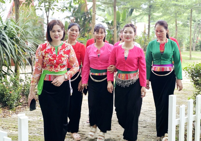 Đại biểu Quốc hội: Thiếu một chiến lược quốc gia về bảo đảm tiếp cận thông tin cho phụ nữ yếu thế- Ảnh 2. Đại biểu Quốc hội: Thiếu một chiến lược quốc gia về bảo đảm tiếp cận thông tin cho phụ nữ yếu thế- Ảnh 2.