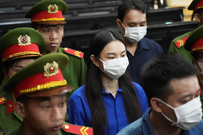 Luật sư đề nghị Thùy Tiên hình phạt cải tạo không giam giữ- Ảnh 1. Luật sư đề nghị Thùy Tiên hình phạt cải tạo không giam giữ- Ảnh 1.