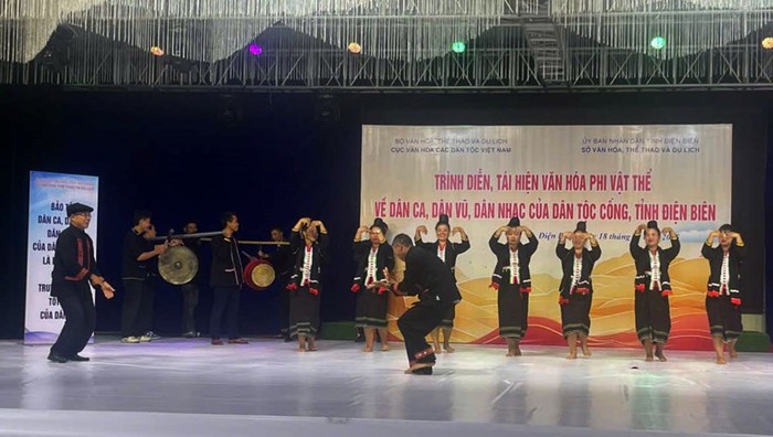 Bảo tồn và phát huy giá trị văn hóa dân ca, dân vũ dân tộc Cống ở Điện Biên- Ảnh 2. Bảo tồn và phát huy giá trị văn hóa dân ca, dân vũ dân tộc Cống ở Điện Biên- Ảnh 2.