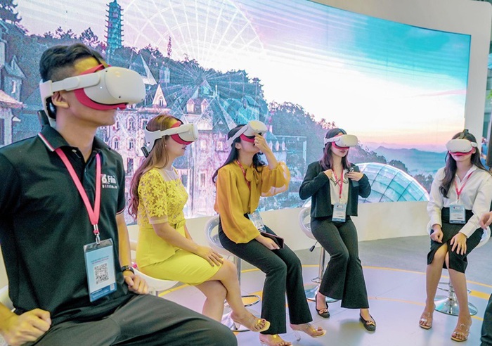 Cần đưa mạnh mẽ hơn chính sách phát triển văn hóa số và công nghiệp văn hóa vào Dự thảo Văn kiện Đại hội Đảng lần thứ XIV - Ảnh 4.