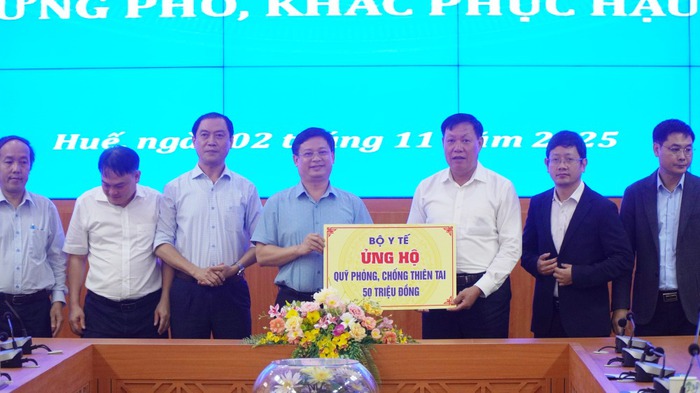 47 cơ sở y tế bị ở Huế bị ngập lụt, thiệt hại khoảng 7 tỷ đồng- Ảnh 2. 47 cơ sở y tế bị ở Huế bị ngập lụt, thiệt hại khoảng 7 tỷ đồng- Ảnh 2.