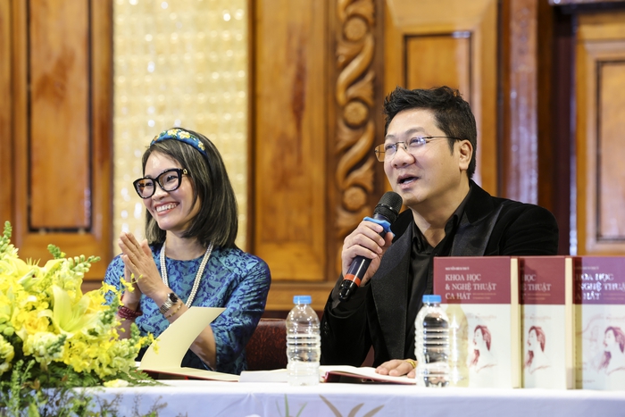 NSND Quốc Hưng chia sẻ về cuốn sách của Bích Thủy NSND Quốc Hưng chia sẻ về cuốn sách của Bích Thủy