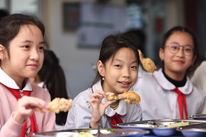 Bữa ăn bán trú luôn là mối quan tâm lớn của các bậc phụ huynh và nhà trường Bữa ăn bán trú luôn là mối quan tâm lớn của các bậc phụ huynh và nhà trường