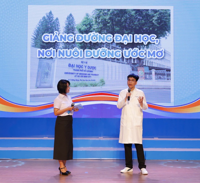 Hơn 50% thủ khoa được TPHCM vinh danh là nữ- Ảnh 2. Hơn 50% thủ khoa được TPHCM vinh danh là nữ- Ảnh 2.