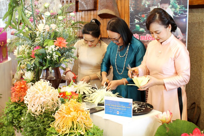 Gần 500 đại biểu tham dự Đại hội Đại biểu Phụ nữ thành phố Hà Nội lần thứ XVII- Ảnh 8.