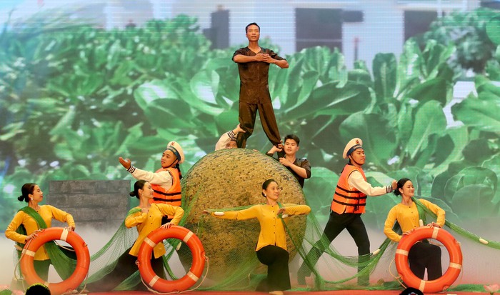 “Hải quân nhận đỡ đầu con ngư dân” - mô hình tiêu biểu, có sức lan tỏa lớn- Ảnh 3.