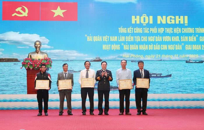 “Hải quân nhận đỡ đầu con ngư dân” - mô hình tiêu biểu, có sức lan tỏa lớn- Ảnh 4.