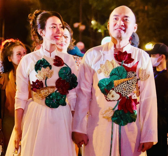 Vợ chồng diễn viên Thu Trang - Tiến Luật góp mặt trong nhiều phim điện ảnh nổi tiếng như: Chị Mười Ba: Hậu truyện Thập Tam Muội, Tiệc trăng máu, Chìa khóa trăm tỷ, Nghề siêu dễ, Nụ hôn bạc tỷ. Ảnh: Hồ Lam