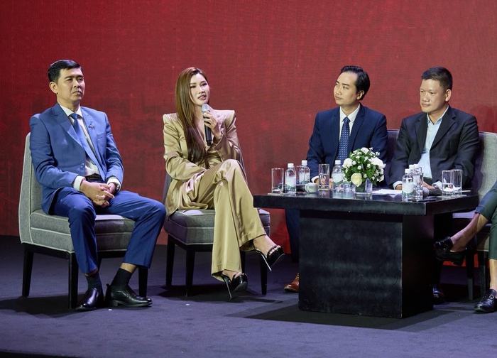 Nữ lãnh đạo VELORA, Trần Thị Trúc Phương truyền thông điệp mạnh mẽ tại tọa đàm: "Giá trị thật sẽ dẫn dắt thị trường BĐS 2025"- Ảnh 1.