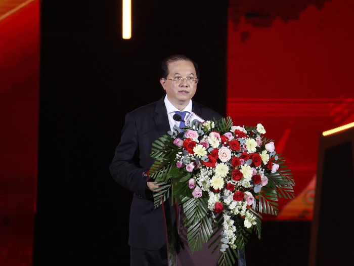 Thứ trưởng Bộ Văn hóa, Thể thao và Du lịch - Trưởng ban chỉ đạo LHP Tạ Quang Đông phát biểu khai mạc. Ảnh: Hồ Lam