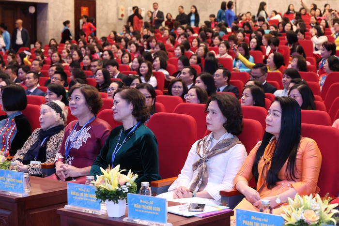 Chủ tịch Hội LHPN Việt Nam dự Đại hội Đại biểu Phụ nữ thành phố Hà Nội lần thứ XVII - Ảnh 4.