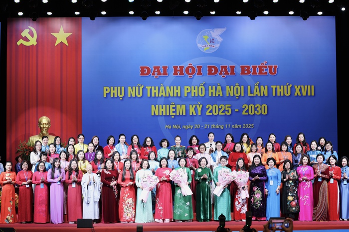 Chủ tịch Hội LHPN Việt Nam dự Đại hội Đại biểu Phụ nữ thành phố Hà Nội lần thứ XVII - Ảnh 9.