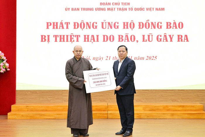 Mặt trận Tổ quốc Việt Nam phát động “Toàn dân ủng hộ đồng bào miền Trung, Tây Nguyên khắc phục hậu quả mưa lũ”- Ảnh 4.