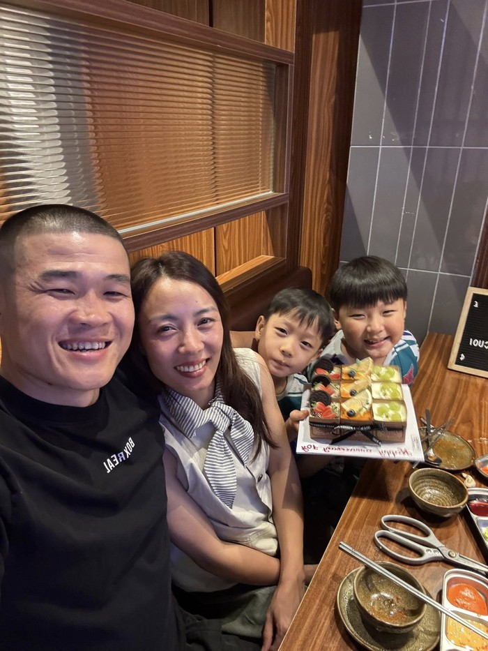 Võ sĩ Trương Đình Hoàng tích cực hỗ trợ người dân vùng lũ- Ảnh 4.