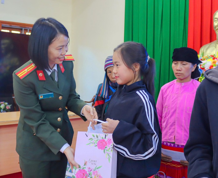 Hội LHPN Phú Thọ đồng hành cùng phụ nữ vùng biên cương tỉnh Tuyên Quang - Ảnh 3.