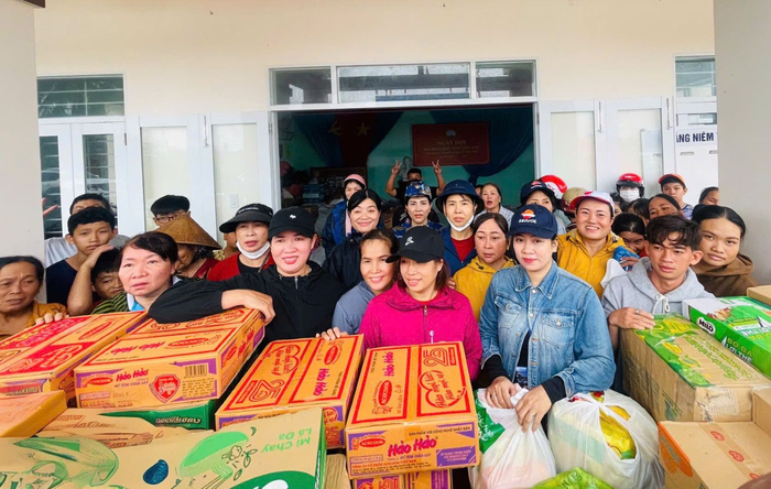 Hội LHPN tỉnh Khánh Hòa tích cực vận động nguồn lực sẻ chia với người dân vùng lũ- Ảnh 4.