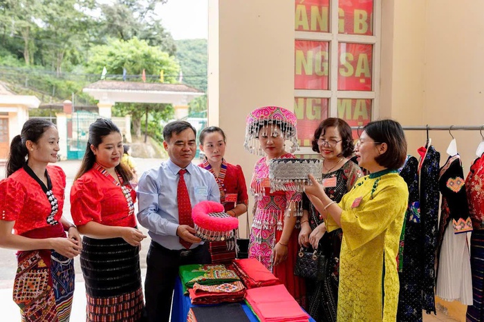 10 dấu ấn nổi bật của phong trào phụ nữ tỉnh Nghệ An trong giai đoạn 2021 - 2025- Ảnh 2. 10 dấu ấn nổi bật của phong trào phụ nữ tỉnh Nghệ An trong giai đoạn 2021 - 2025- Ảnh 2.