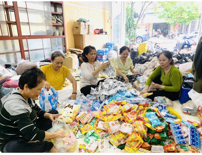 Hội LHPN tỉnh Khánh Hòa tích cực vận động nguồn lực sẻ chia với người dân vùng lũ- Ảnh 1.