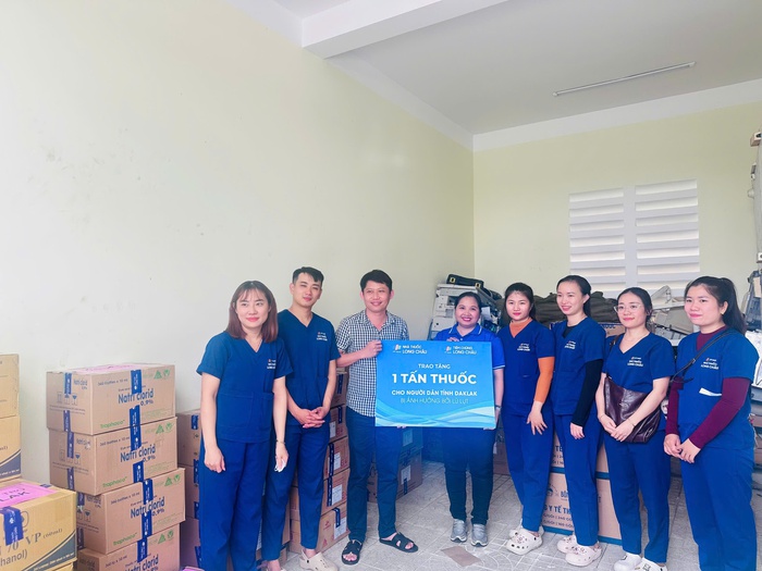 Long Châu hướng về miền Trung, khẩn cấp hỗ trợ thêm 3 tấn thuốc cho người dân 
- Ảnh 3.