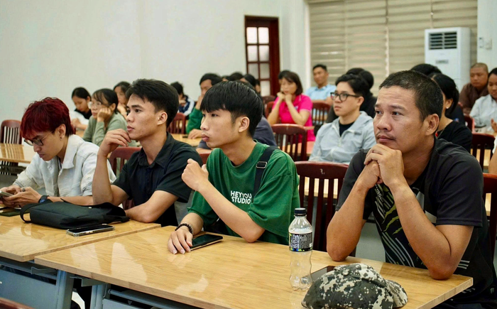 150 tình nguyện viên tinh nhuệ TPHCM sẵn sàng lên đường, chi viện đến vùng lũ- Ảnh 1.