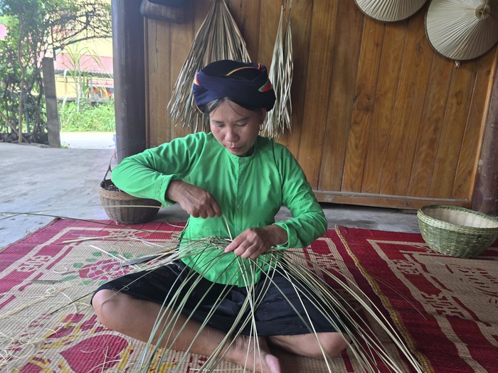 Kết hợp du lịch cộng đồng với xây dựng thương hiệu sản phẩm truyền thống vùng dân tộc thiểu số và miền núi- Ảnh 1. Kết hợp du lịch cộng đồng với xây dựng thương hiệu sản phẩm truyền thống vùng dân tộc thiểu số và miền núi- Ảnh 1.