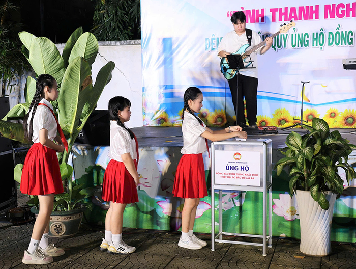 Đêm nhạc "Bình Thạnh nghĩa tình" quyên góp hơn 600 triệu đồng hỗ trợ đồng bào miền Trung- Ảnh 7.