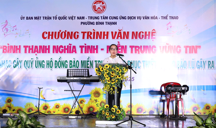 Đêm nhạc "Bình Thạnh nghĩa tình" quyên góp hơn 600 triệu đồng hỗ trợ đồng bào miền Trung- Ảnh 4.