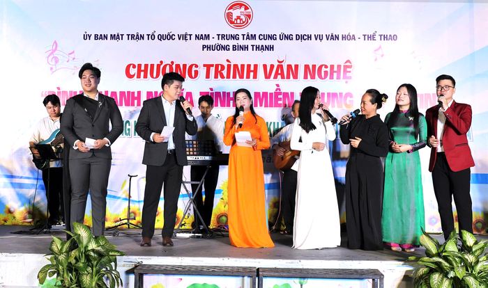 Đêm nhạc "Bình Thạnh nghĩa tình" quyên góp hơn 600 triệu đồng hỗ trợ đồng bào miền Trung- Ảnh 2.