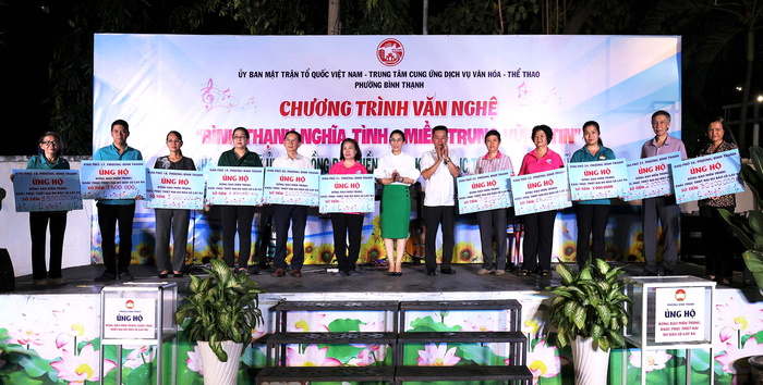 Đêm nhạc "Bình Thạnh nghĩa tình" quyên góp hơn 600 triệu đồng hỗ trợ đồng bào miền Trung- Ảnh 6.