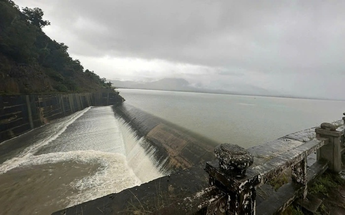 Khánh Hòa thông báo khẩn điều tiết hai hồ chứa- Ảnh 1.