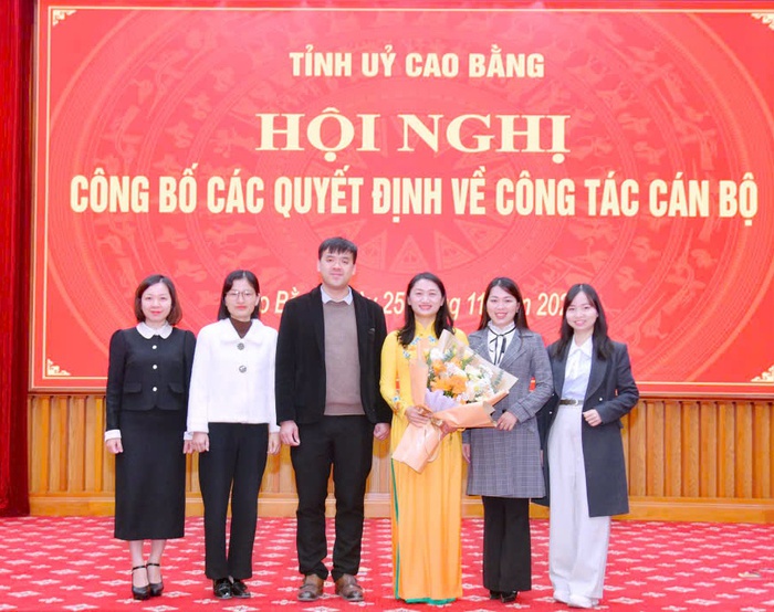Cao Bằng điều động, bổ nhiệm 3/7 cán bộ là nữ nắm giữ vị trí lãnh đạo, quản lý chủ chốt- Ảnh 2.