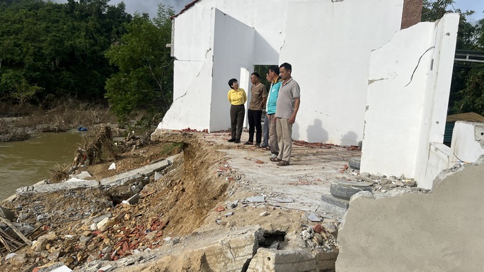 Vingroup tiếp tục hỗ trợ thêm 500 tỷ đồng cứu trợ miền Trung, nâng tổng đóng góp lên 1.000 tỷ đồng- Ảnh 4. Vingroup tiếp tục hỗ trợ thêm 500 tỷ đồng cứu trợ miền Trung, nâng tổng đóng góp lên 1.000 tỷ đồng- Ảnh 4.