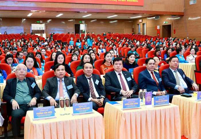 6 nhiệm vụ đối với phong trào phụ nữ Nghệ An nhiệm kỳ 2025 - 2030- Ảnh 3. 6 nhiệm vụ đối với phong trào phụ nữ Nghệ An nhiệm kỳ 2025 - 2030- Ảnh 3.