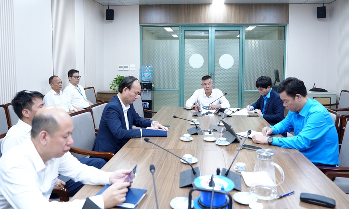 Bảo đảm an toàn hoạt động bay trong mọi tình huống trước bão số 15- Ảnh 3.