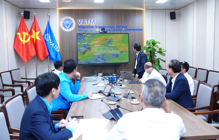 Bảo đảm an toàn hoạt động bay trong mọi tình huống trước bão số 15- Ảnh 2.