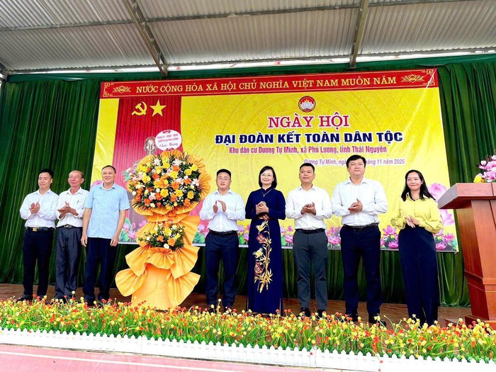 Phú Lương sôi nổi Ngày hội Đại đoàn kết toàn dân tộc kỷ niệm 95 năm MTTQ Việt Nam- Ảnh 1. Phú Lương sôi nổi Ngày hội Đại đoàn kết toàn dân tộc kỷ niệm 95 năm MTTQ Việt Nam- Ảnh 1.